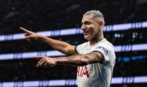 Palpite Tottenham x Manchester United na Copa da Liga Inglesa 2024/2025